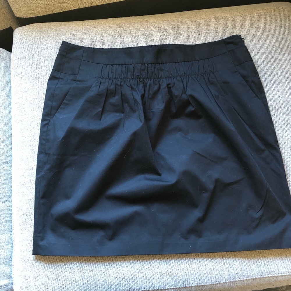 Banana Republic Pleats & pockets skirt
